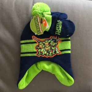 BNWT toddler TMNT winter hat & mittens